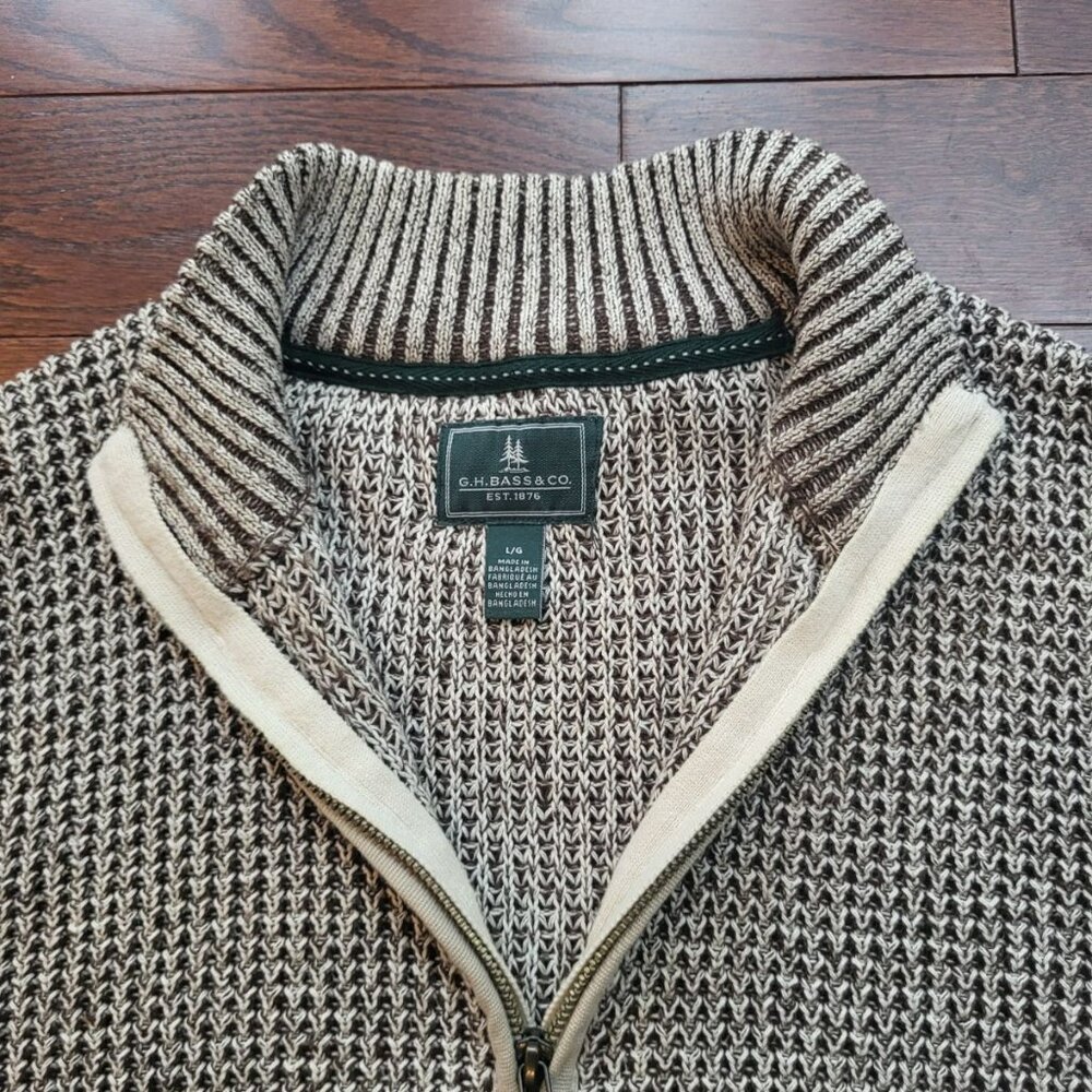 G.H. Bass and Co-Sweater-Size L - Men